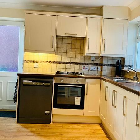רוטרהאם Homely Detached 3 Bedroom House Near Sheffield מראה חיצוני תמונה