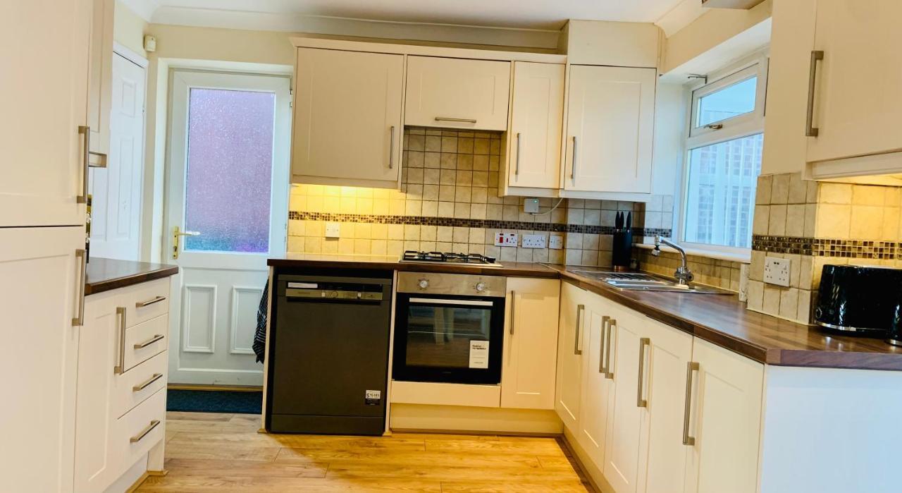רוטרהאם Homely Detached 3 Bedroom House Near Sheffield מראה חיצוני תמונה