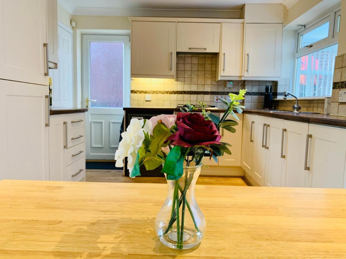 רוטרהאם Homely Detached 3 Bedroom House Near Sheffield מראה חיצוני תמונה