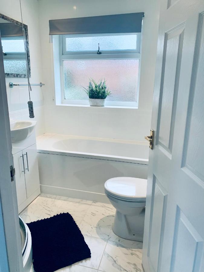רוטרהאם Homely Detached 3 Bedroom House Near Sheffield מראה חיצוני תמונה